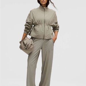 Lululemon NWT Swift Mid-Rise Wide-Led Pants Woman Warm Ash Grey SIZE 10